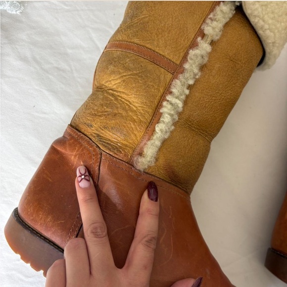 Vintage Tan Shearling Lined Winter Boots - Picture 7 of 8